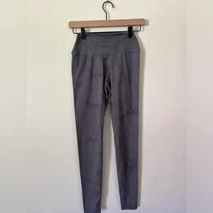 Alphalete legging size medium